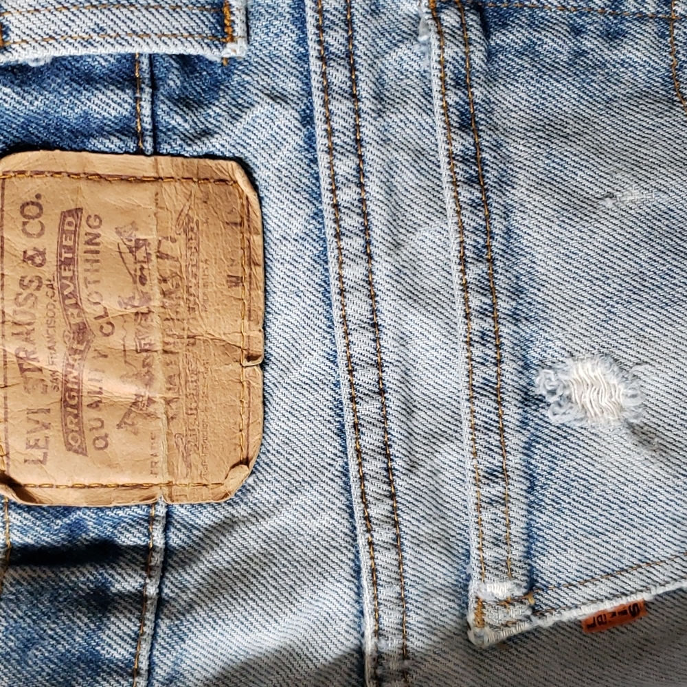 True 1970s Levi Cut Off Shorts waist 33" vintage - Picture 5 of 6
